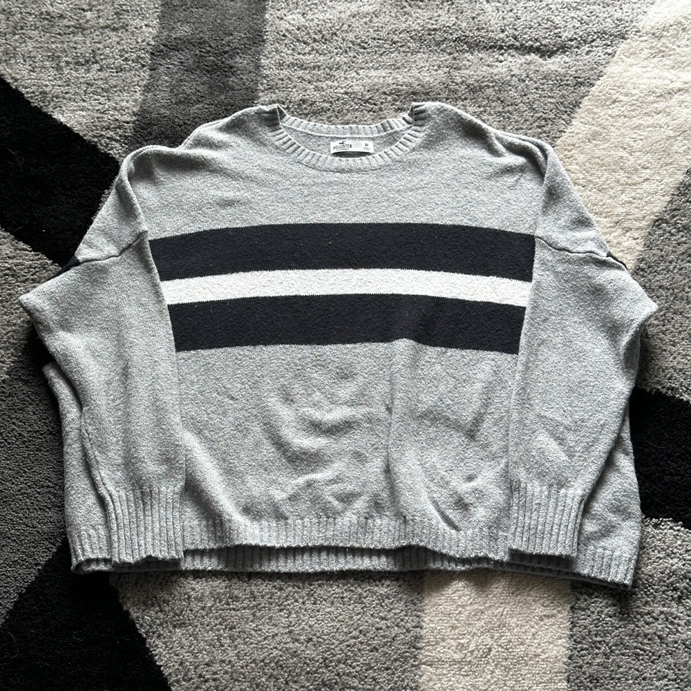 Hollister Grey, White and Black Oversized Sweater